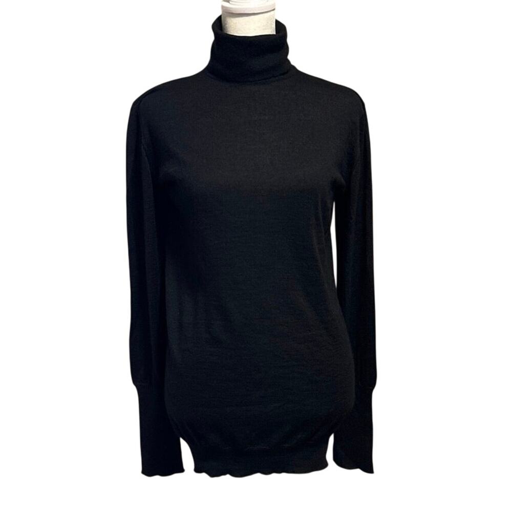 Authentic Chanel 8 10 Cashmere Turtleneck Sweater Embroidered Logo TINY FLAW